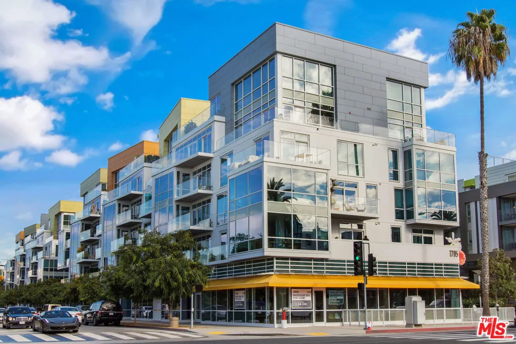 1705 Ocean Avenue 206, Santa Monica, California 90401 home-pic-18