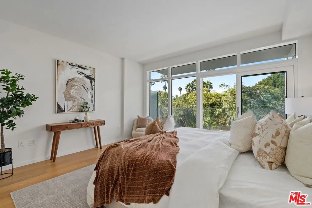 1705 Ocean Avenue 206, Santa Monica, California 90401 home-pic-15