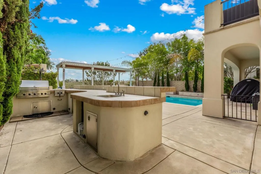 5582 Valerio Trl, San Diego, California 92130 home-pic-7