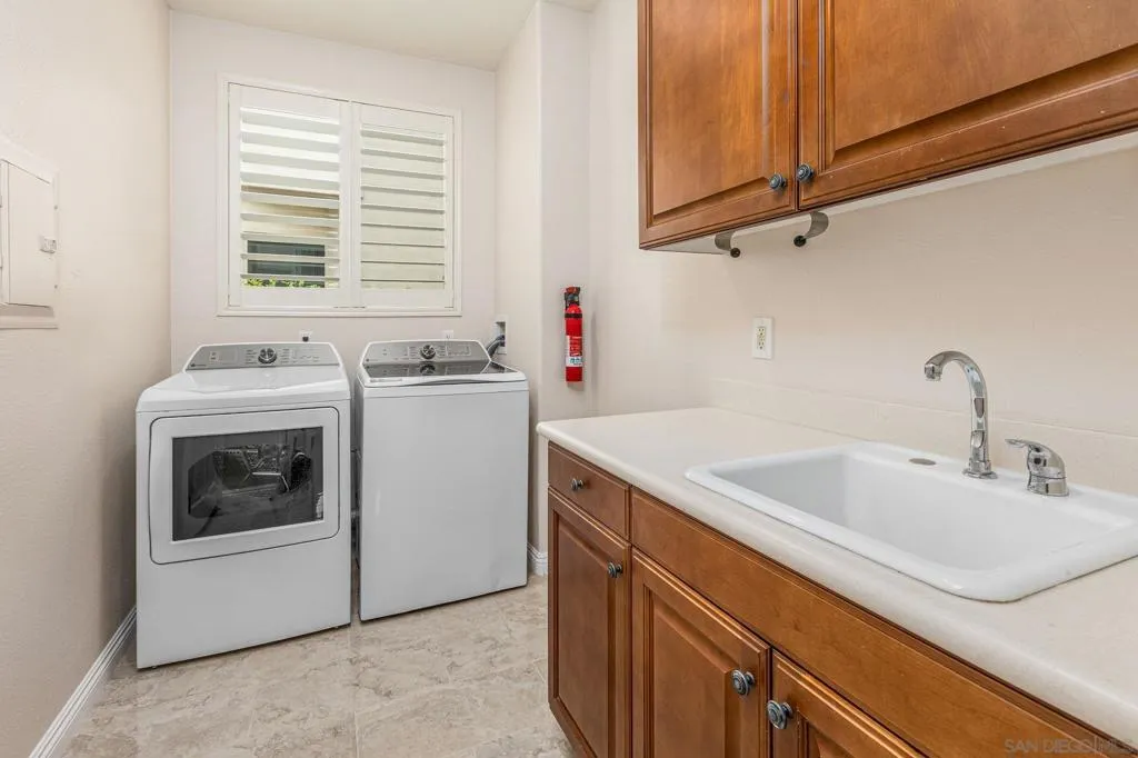5582 Valerio Trl, San Diego, California 92130 home-pic-31