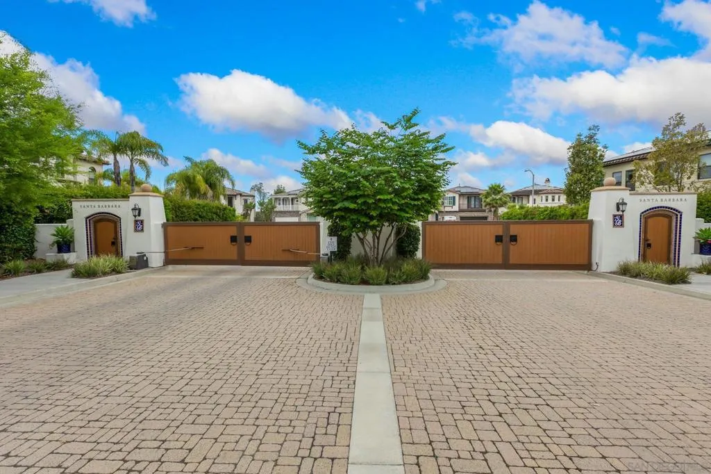 5582 Valerio Trl, San Diego, California 92130 home-pic-32