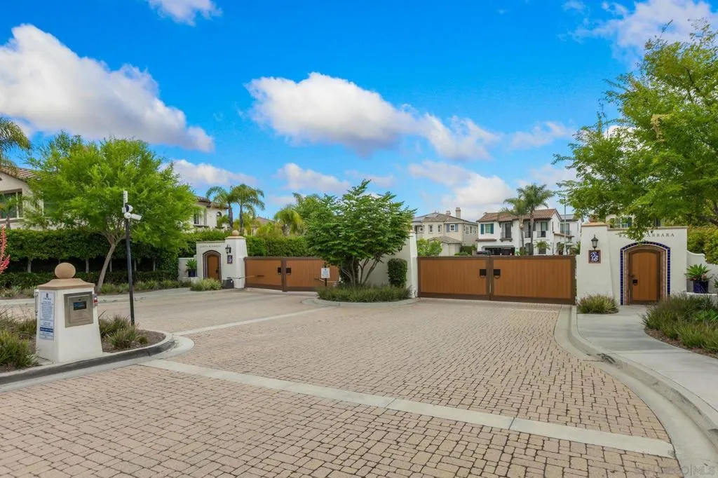 5582 Valerio Trl, San Diego, California 92130 home-pic-33