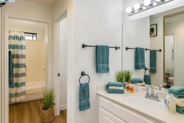 VIRTUALLY STAGED BATHROOM