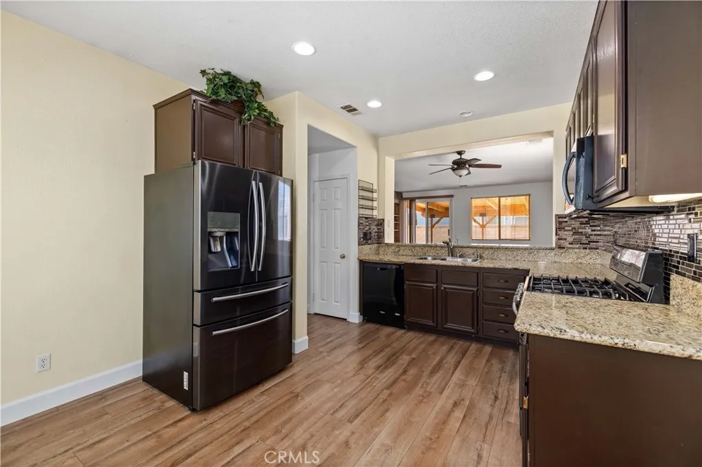 44328 47th Street W, Lancaster, California 93536 home-pic-9