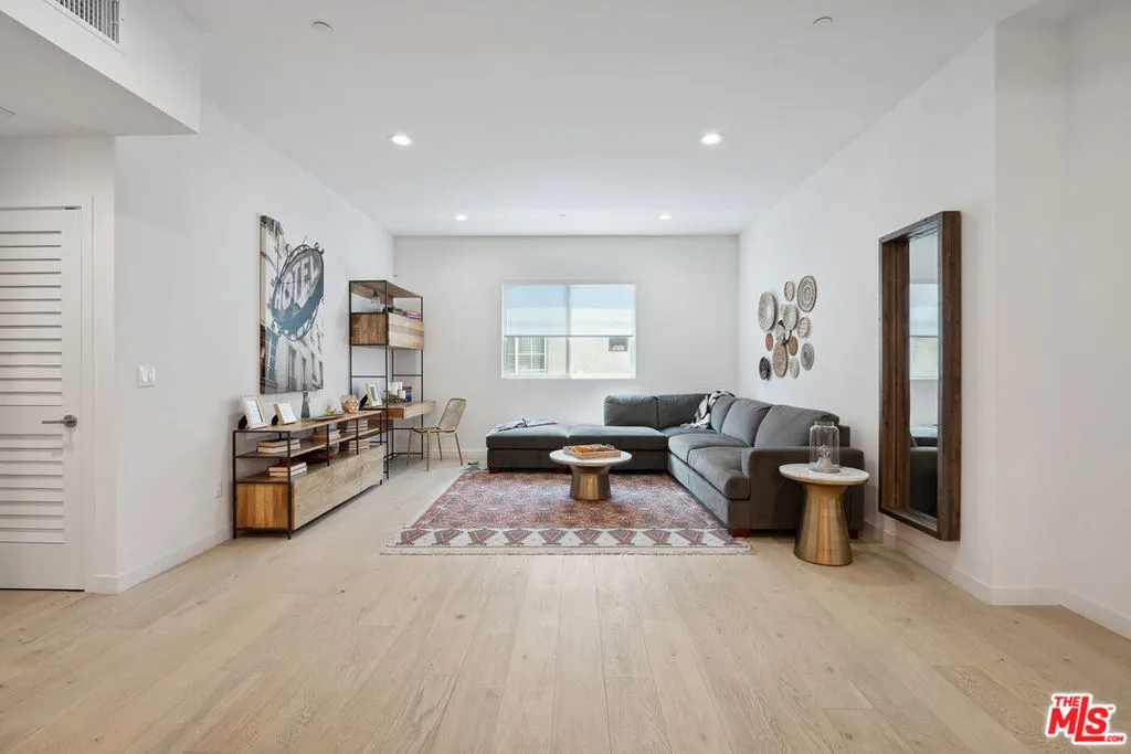 gallery-image 4