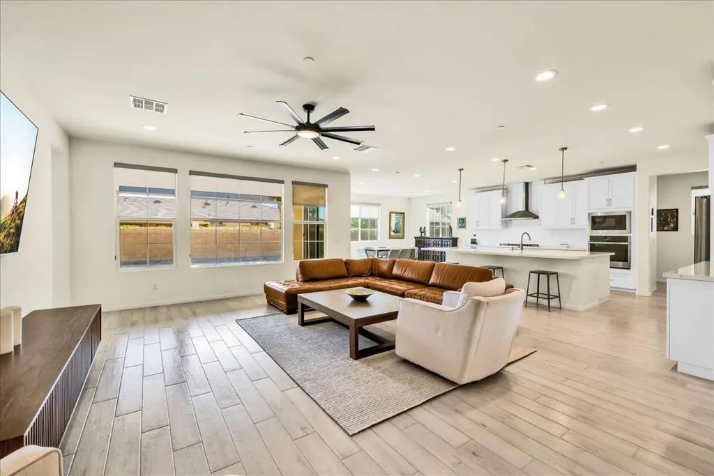 81835 Vida Bella Drive, La Quinta, California 92253 home-pic-8