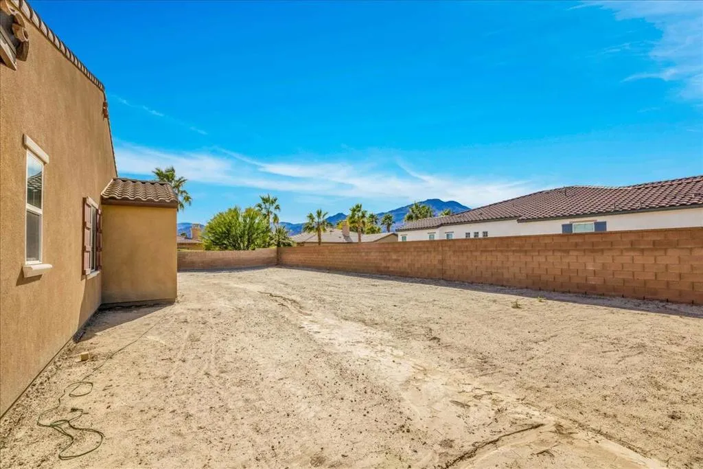 81835 Vida Bella Drive, La Quinta, California 92253 home-pic-31