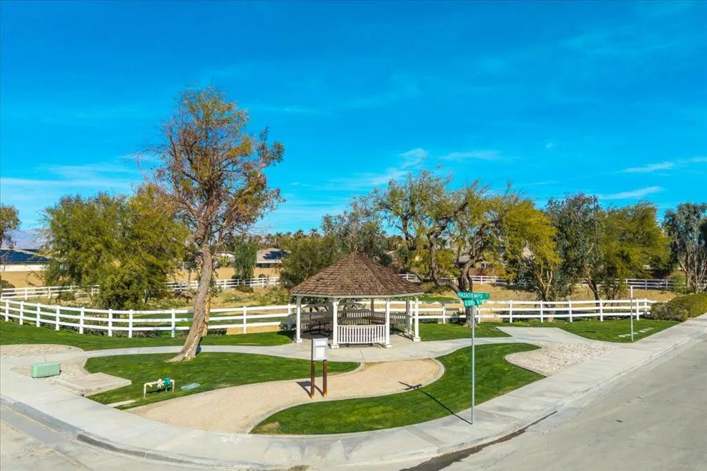 81835 Vida Bella Drive, La Quinta, California 92253 home-pic-44