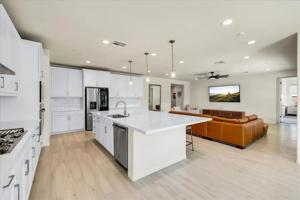 81835 Vida Bella Drive, La Quinta, California 92253 home-pic-3
