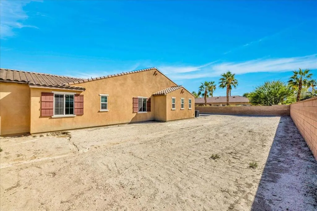 81835 Vida Bella Drive, La Quinta, California 92253 home-pic-32