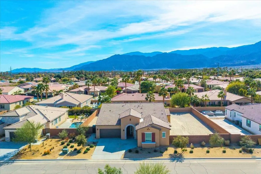 81835 Vida Bella Drive, La Quinta, California 92253 home-pic-49