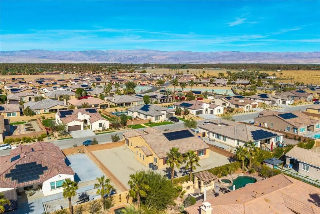 81835 Vida Bella Drive, La Quinta, California 92253 home-pic-40
