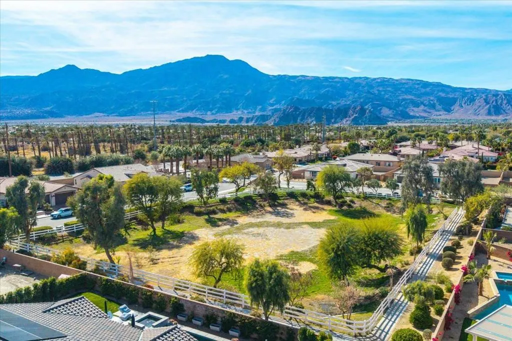 81835 Vida Bella Drive, La Quinta, California 92253 home-pic-46