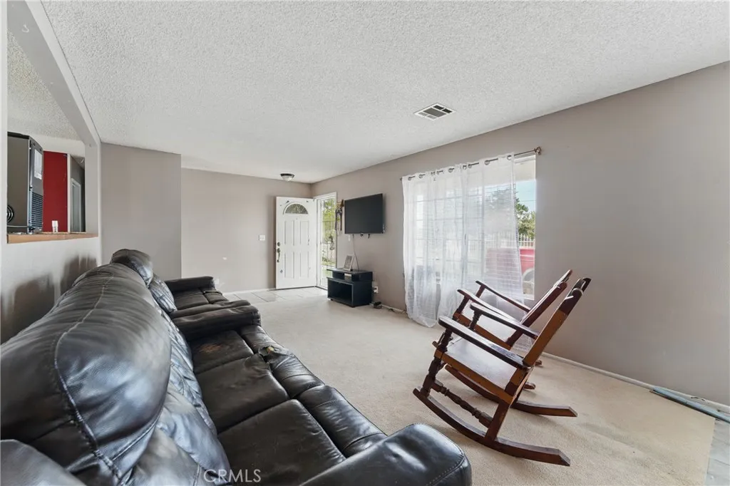 8806 E Avenue T14, Littlerock, California 93543 home-pic-4