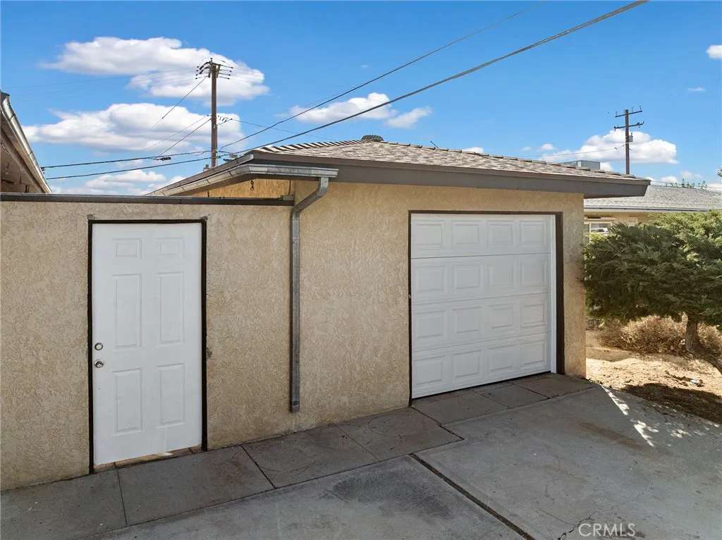 15277 Tatum Road, Victorville, California 92395 home-pic-4