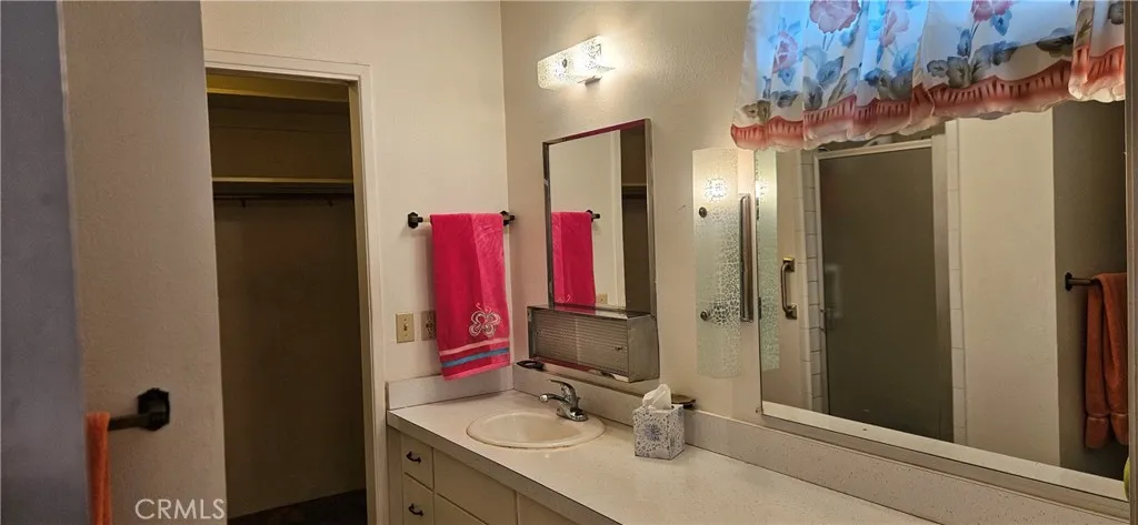 2363 W Oakland Avenue, Hemet, California 92545 home-pic-9