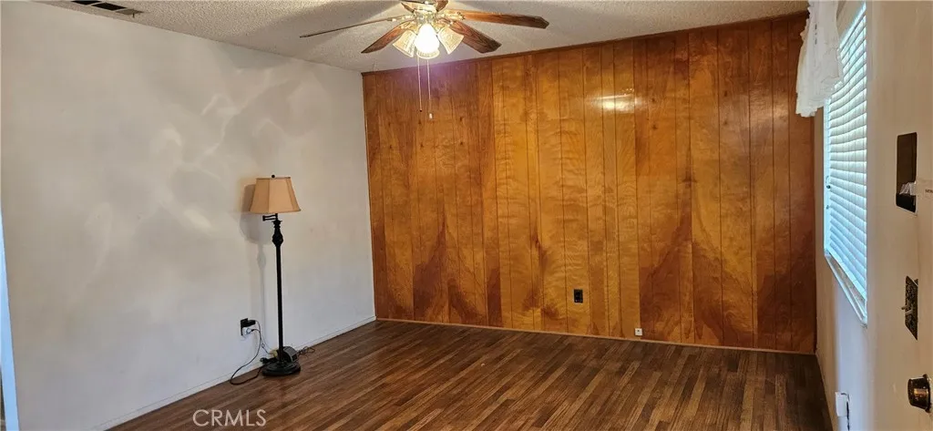 2363 W Oakland Avenue, Hemet, California 92545 home-pic-5