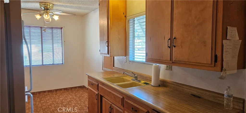 2363 W Oakland Avenue, Hemet, California 92545 home-pic-3