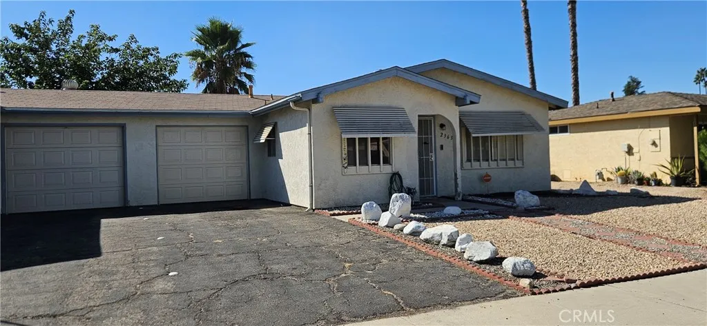 2363 W Oakland Avenue, Hemet, California 92545 home-pic-1