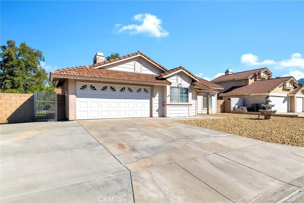 44244 Compiegne Drive, Hemet, California 92544 home-pic-2