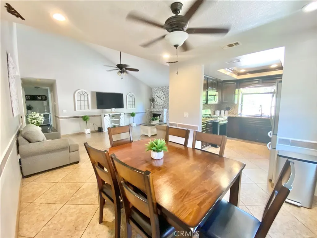 3526 Lake Crest, Lake Elsinore, California 92530 home-pic-11