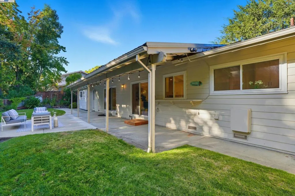 2402 Royal Oaks Drive, Alamo, California 94507 home-pic-35