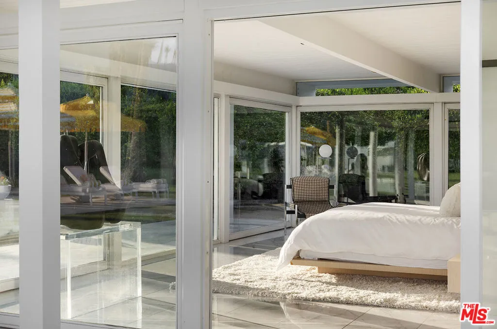 1323 S Driftwood Drive, Palm Springs, California 92264 home-pic-20