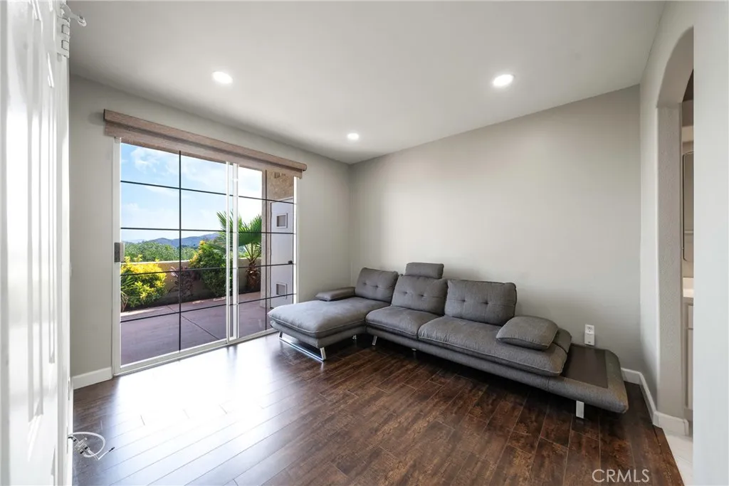 7917 E Viewrim, Anaheim Hills, California 92808 home-pic-19