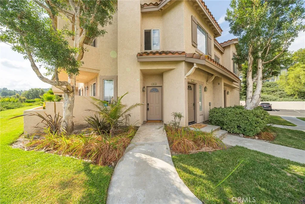 7917 E Viewrim, Anaheim Hills, California 92808 home-pic-6