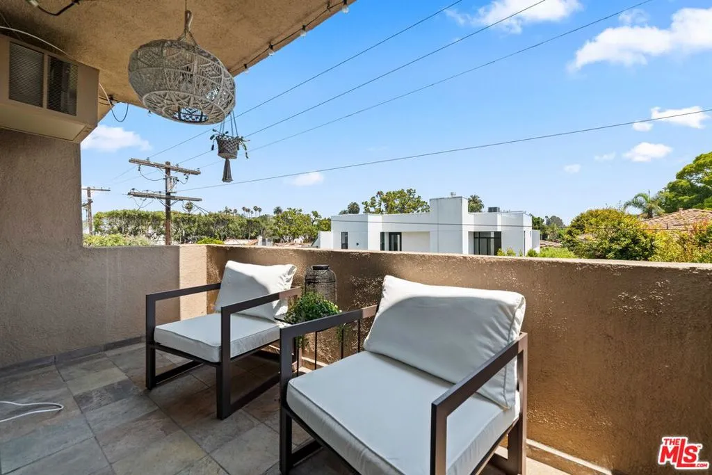 2320 S Bentley Avenue 207, Los Angeles, California 90064 home-pic-9