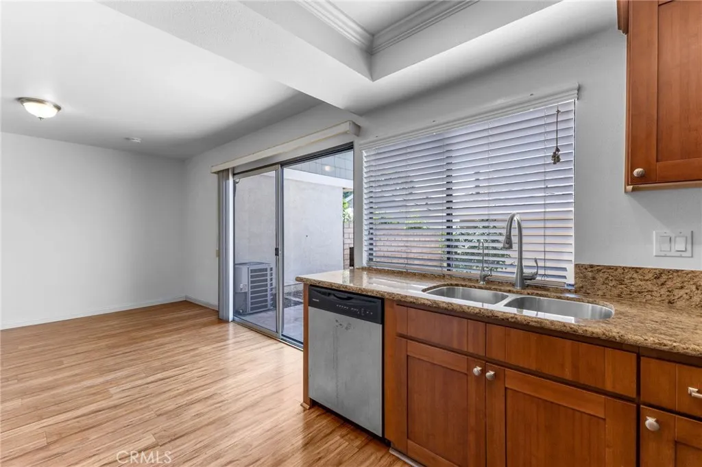 5 Locust, Irvine, California 92604 home-pic-24