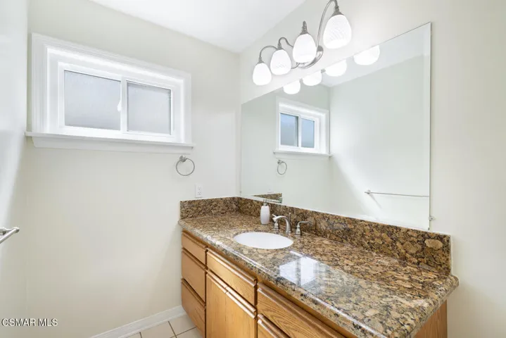 1768 N Geoffrey Ave Simi-large-018-040-G