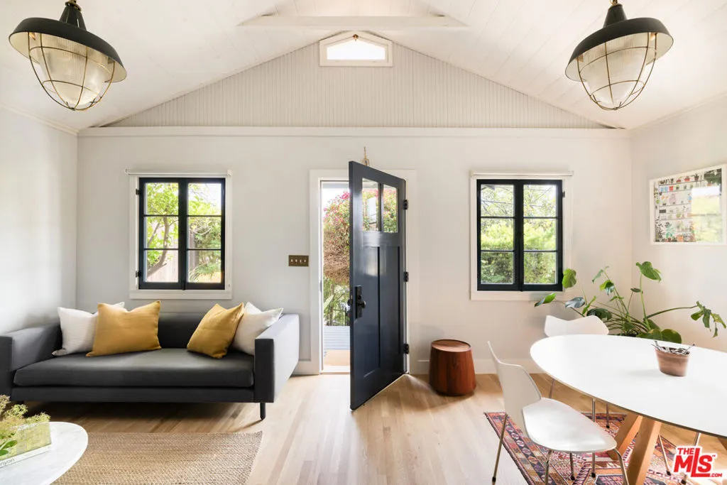 4311 Clayton Avenue, Los Angeles, California 90027 home-pic-4