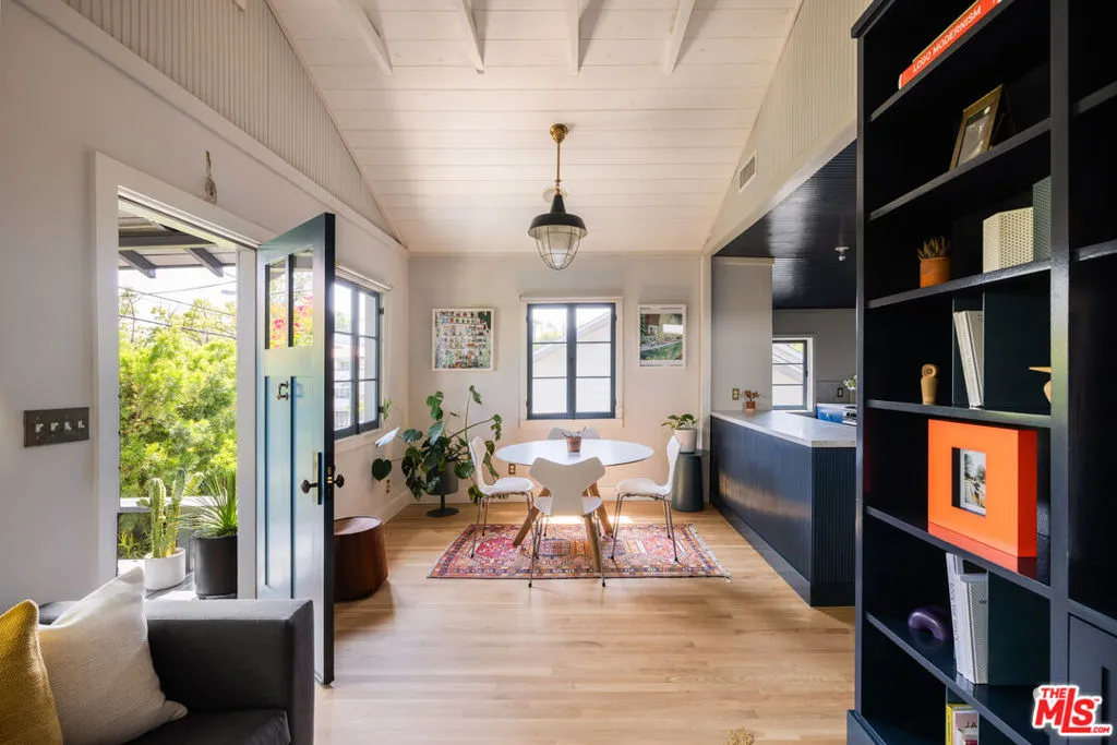 4311 Clayton Avenue, Los Angeles, California 90027 home-pic-0