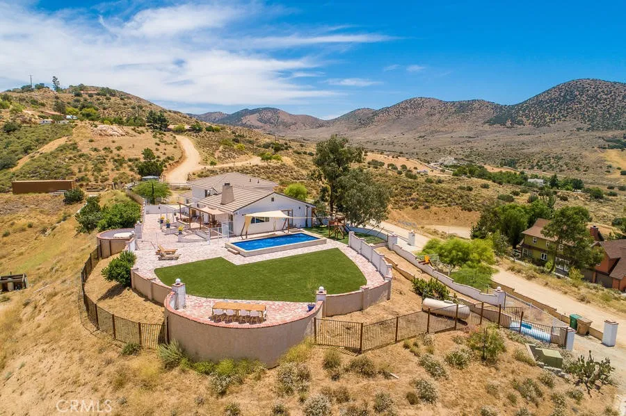 9175 Yucca Hills, Agua Dulce, California 91390 home-pic-1