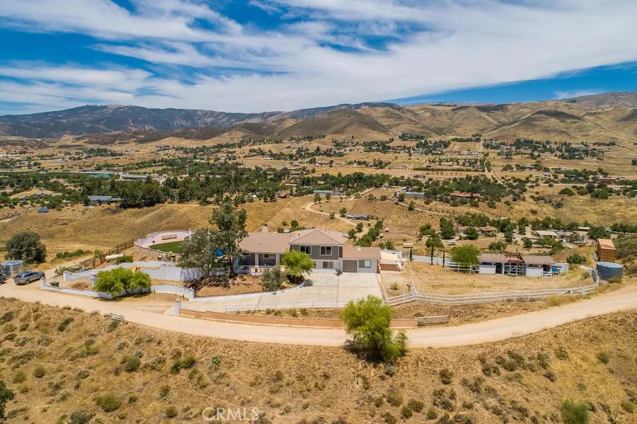 9175 Yucca Hills, Agua Dulce, California 91390 home-pic-3