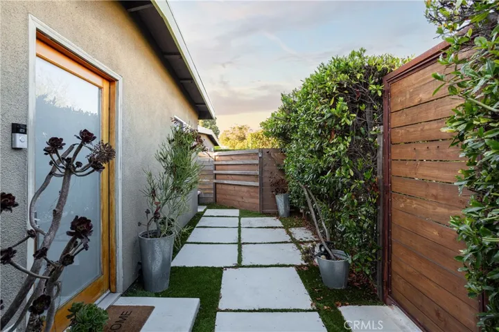 541 A Bernard St, Costa Mesa, California 92627