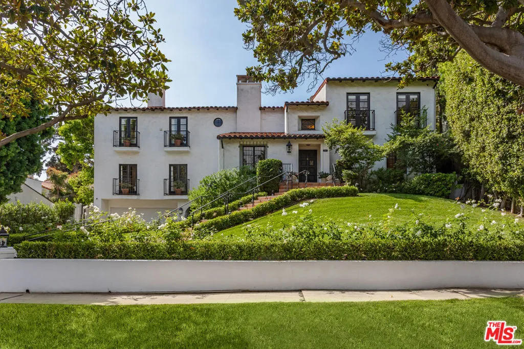 365 Comstock Avenue, Los Angeles, California 90024 home-pic-0