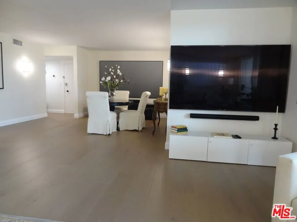 9950 Durant Drive 504, Beverly Hills, California 90212 home-pic-38