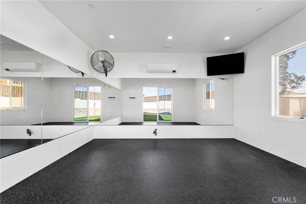 16383 Ridge View Drive, Apple Valley, California 92307 home-pic-38