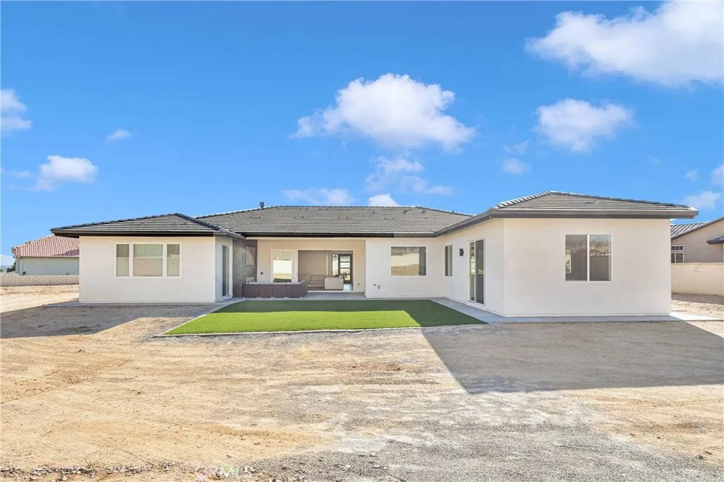 16383 Ridge View Drive, Apple Valley, California 92307 home-pic-43
