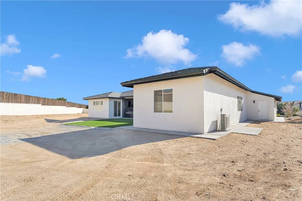16383 Ridge View Drive, Apple Valley, California 92307 home-pic-45