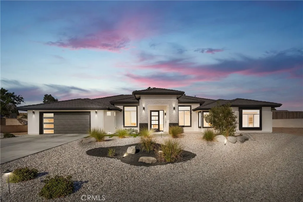 16383 Ridge View Drive, Apple Valley, California 92307 home-pic-0