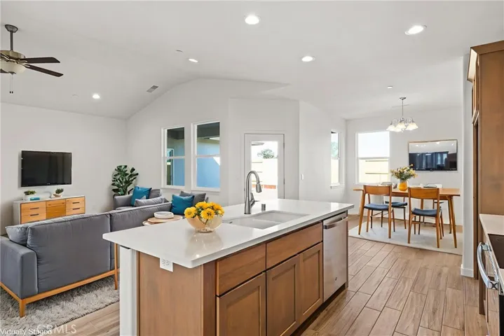 372 Bainbridge, Chico, California 95973