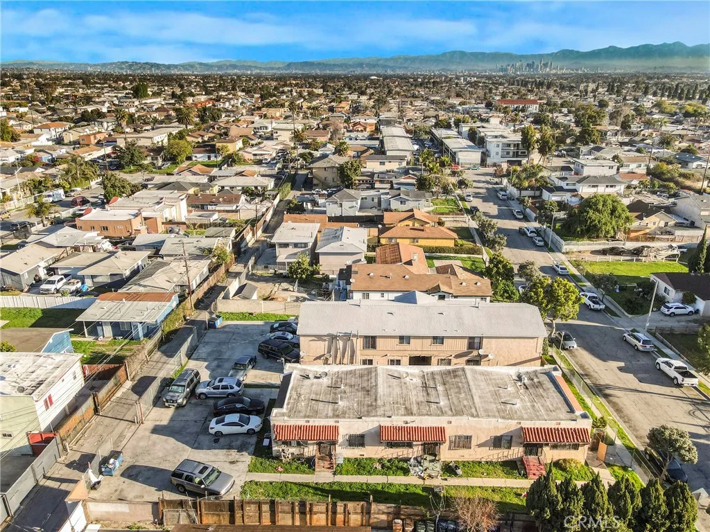 11137 7 Van Buren Ave, Los Angeles, California 90044 home-pic-6