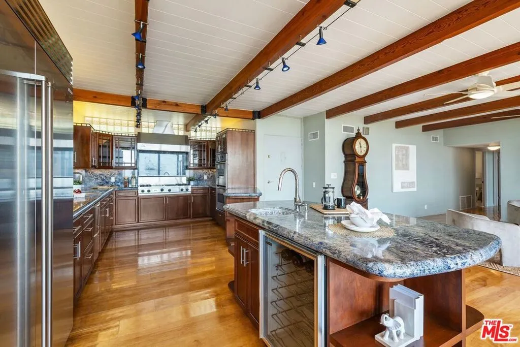 3928 Clayton Avenue, Los Angeles, California 90027 home-pic-4