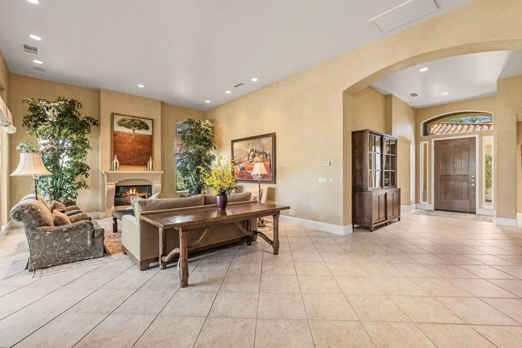 311 Eagle Dance Circle, Palm Desert, California 92211 home-pic-9