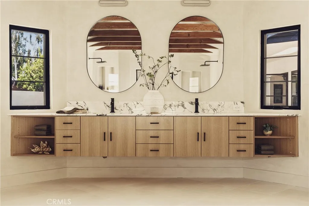Dual vanity in primary​​‌​​​​‌​​‌‌​​‌​​​‌‌​​​‌​​‌‌​​‌‌​​‌‌​​​​ bathroom