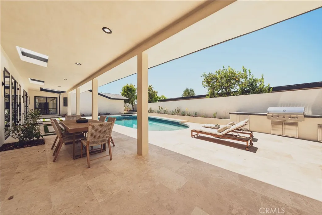 Covered patio to accomodate large gatherings