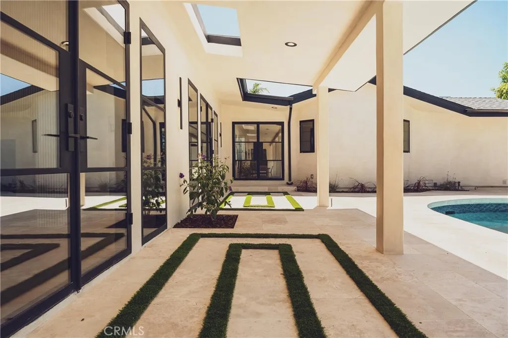 4195 Alonzo Avenue, Encino, California 91316 home-pic-51